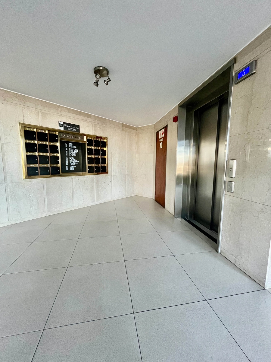 1 Bedroom Property for Sale in Tamboerskloof Western Cape